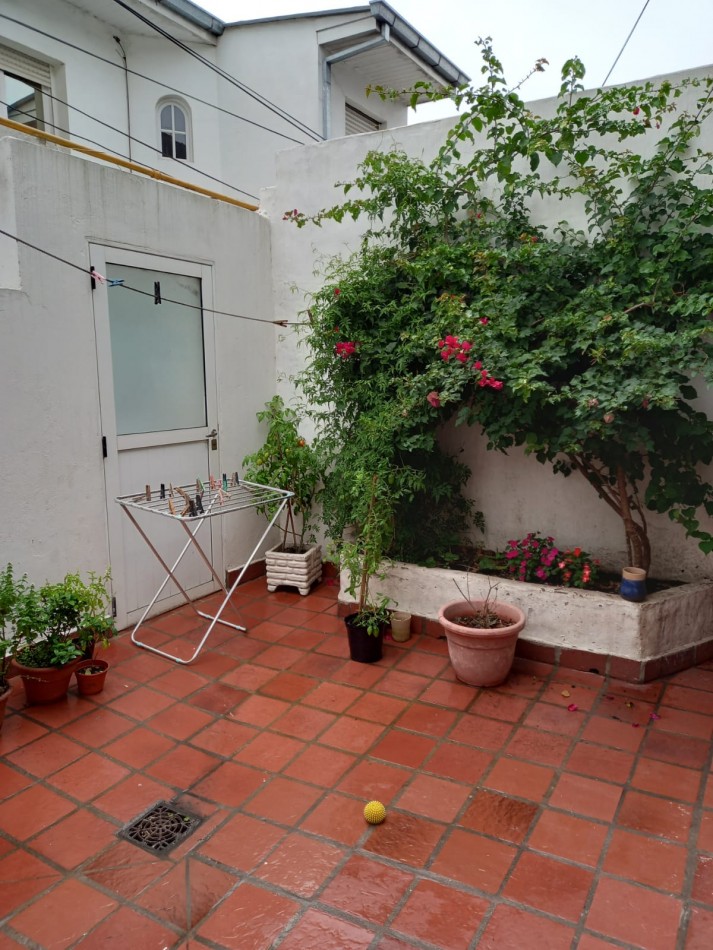 PH 4 AMB AL FRENTE, CON PATIO - ZONA: BARRIO SAN JUAN