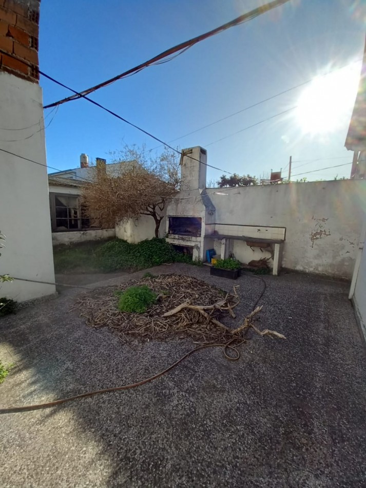 CASA 3 AMB CON GARAGE, Y GALPON CON TRIFASICA - ZONA: CERRITO Y ELCANO