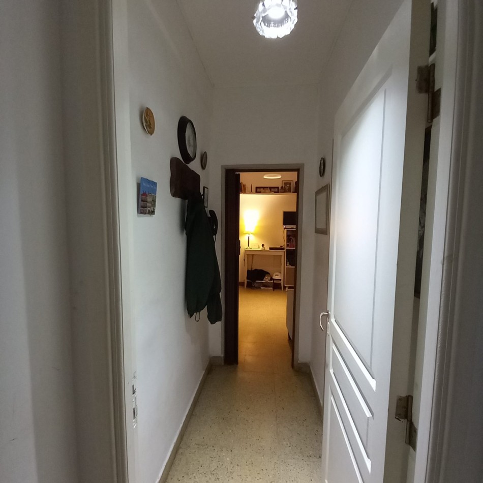 DEPARTAMENTO 2 AMB CONTRAFRENTE, CON PATIO Y ESPACIO DE COCHERA - ZONA: PLAYA VARESE