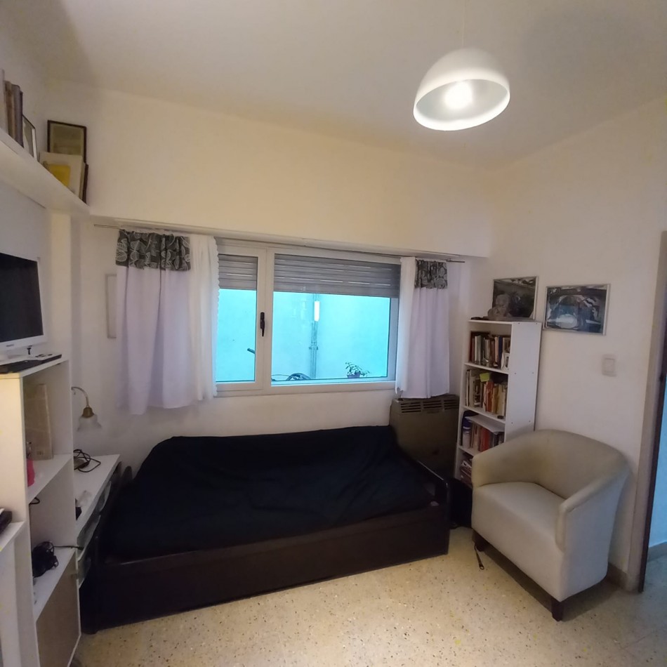 DEPARTAMENTO 2 AMB CONTRAFRENTE, CON PATIO Y ESPACIO DE COCHERA - ZONA: PLAYA VARESE