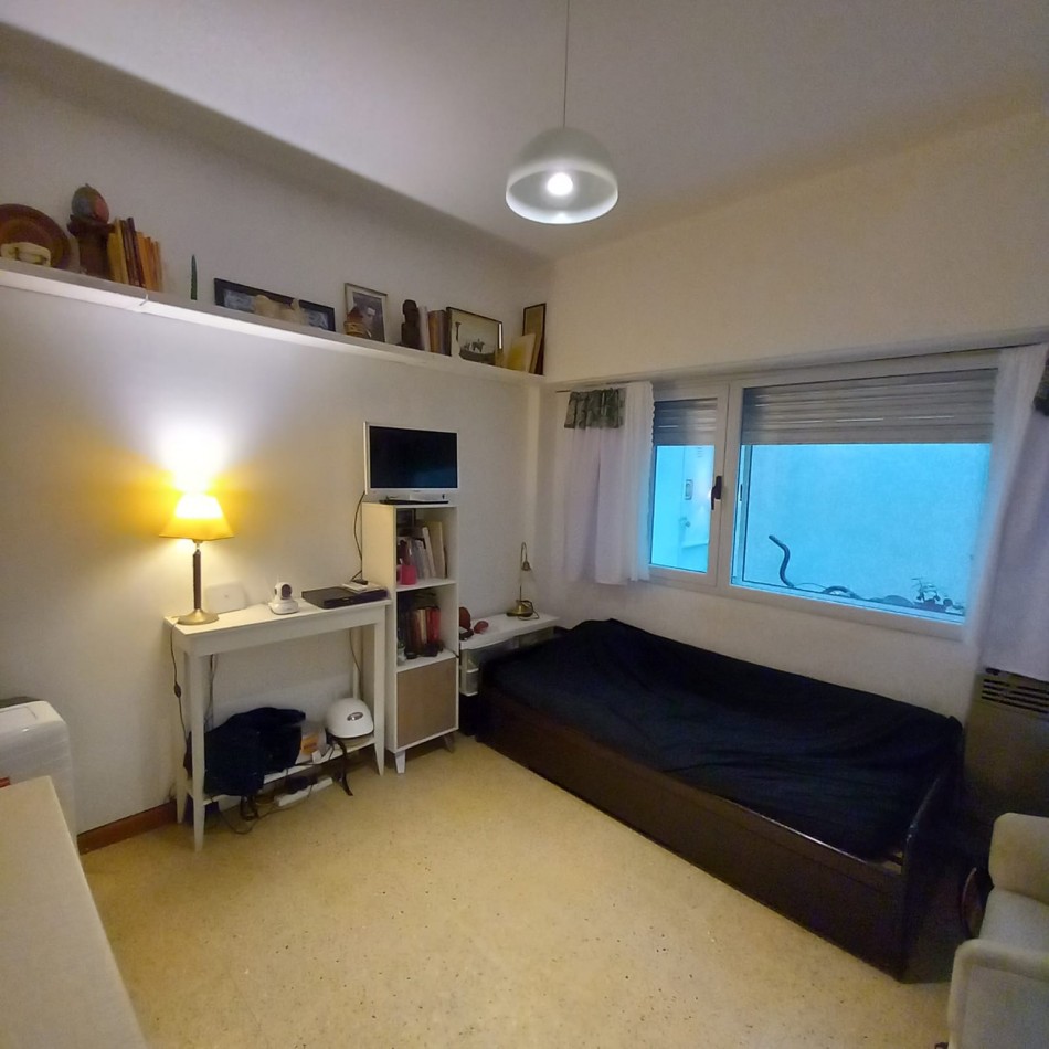 DEPARTAMENTO 2 AMB CONTRAFRENTE, CON PATIO Y ESPACIO DE COCHERA - ZONA: PLAYA VARESE
