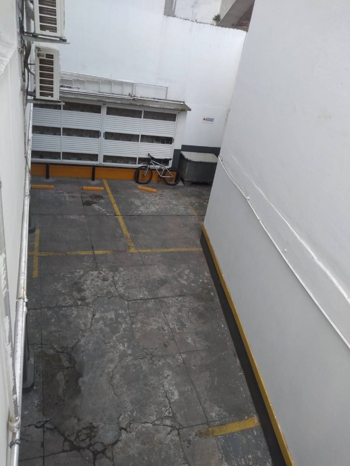DEPARTAMENTO 2 AMB CONTRAFRENTE, CON PATIO Y ESPACIO DE COCHERA - ZONA: PLAYA VARESE