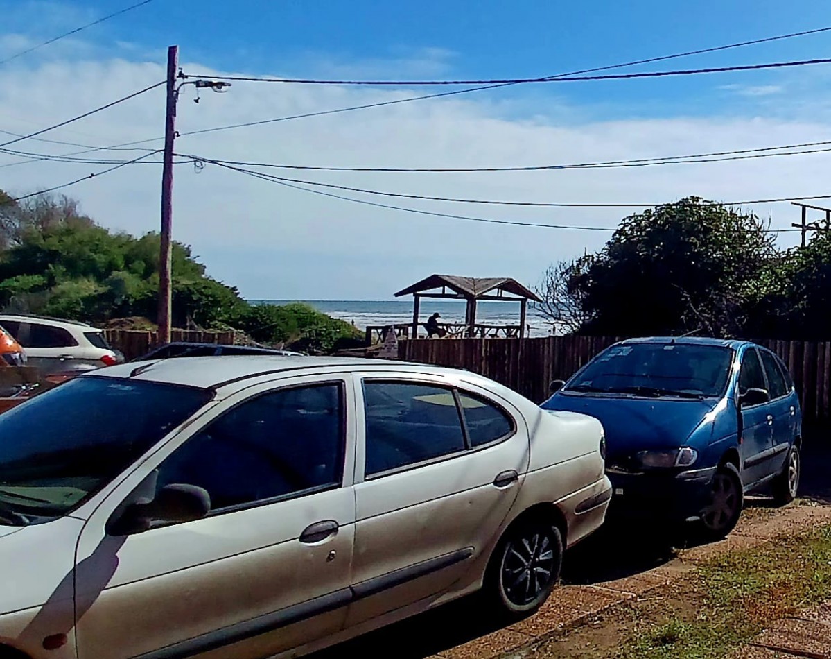 TRIPLEX 4 AMB CON ENTRADA DE AUTO Y PARRILLA, FRENTE AL MAR - ZONA: LAS TONINAS