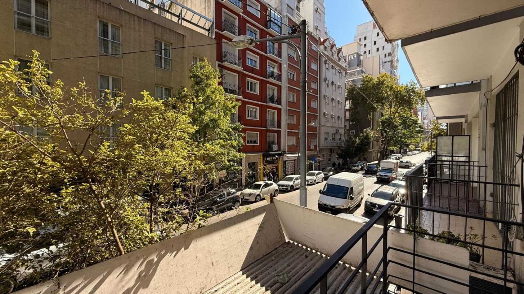 DEPARTAMENTO 2 AMB AL FRENTE, CON BALCON - ZONA: CENTRO