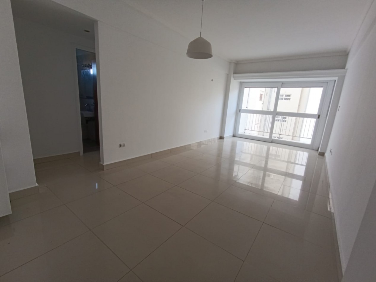 DEPARTAMENTO 3 AMB AL CONTRAFRENTE CON BALCON - ZONA: PLAZA MITRE