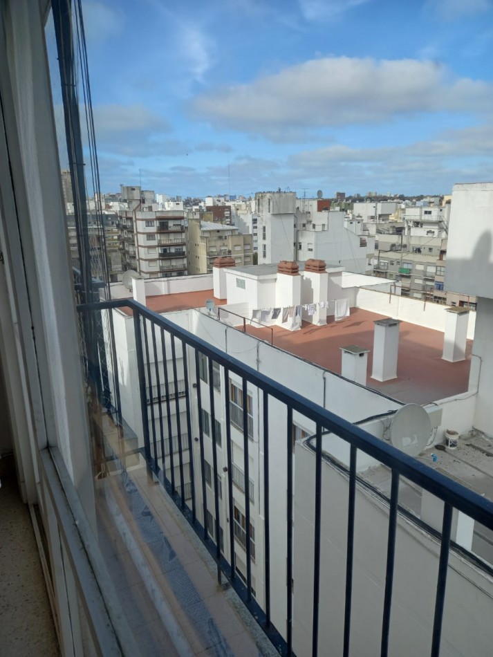 DEPARTAMENTO 2 AMB TODO EXTERNO, CON BALCON, VISTA PANORAMICA Y COCHERA FIJA - ZONA: MACROCENTRO