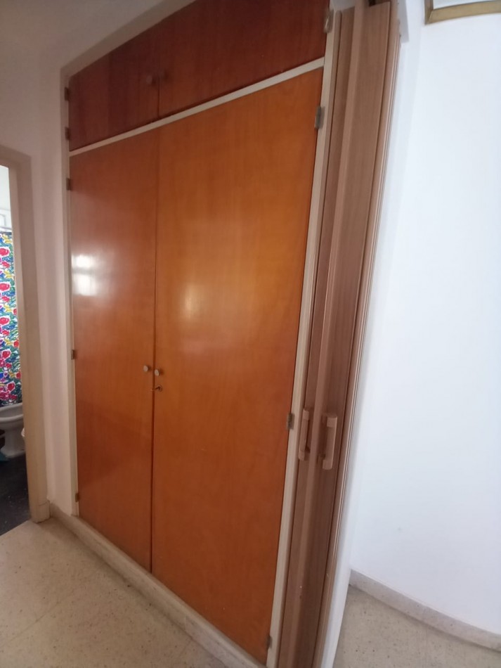 DEPARTAMENTO 2 AMB TODO EXTERNO, CON BALCON, VISTA PANORAMICA Y COCHERA FIJA - ZONA: MACROCENTRO