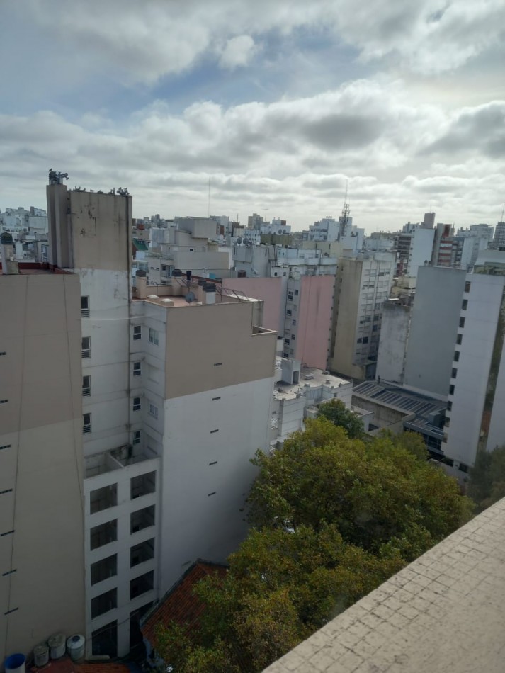 DEPARTAMENTO 2 AMB TODO EXTERNO, CON BALCON, VISTA PANORAMICA Y COCHERA FIJA - ZONA: MACROCENTRO