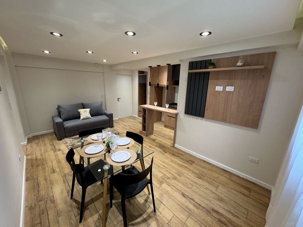 DEPARTAMENTO 2 AMB MUY LUMINOSO, AL CONTRAFRENTE, CON VENTANAL - ZONA: MACROCENTRO