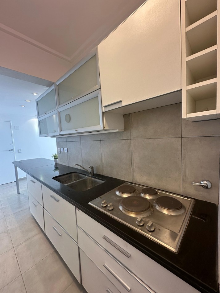 DEPARTAMENTO 3 AMB AL FRENTE CON VISTA AL MAR, BALCON TERRAZA Y COCHERA FIJA - ZONA: TORREON