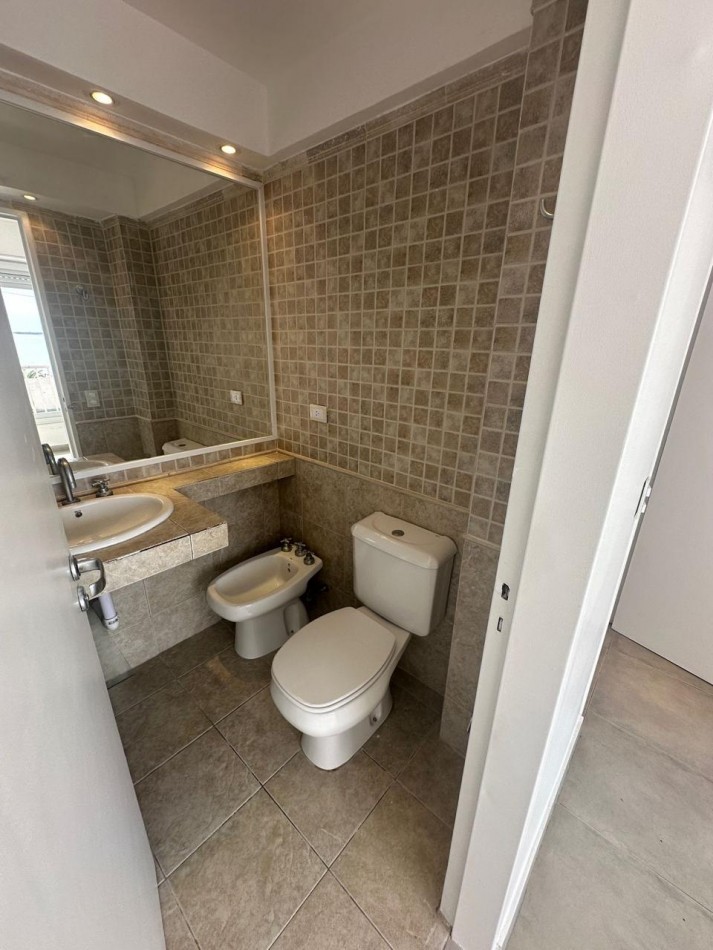 DEPARTAMENTO 3 AMB AL FRENTE CON VISTA AL MAR, BALCON TERRAZA Y COCHERA FIJA - ZONA: TORREON