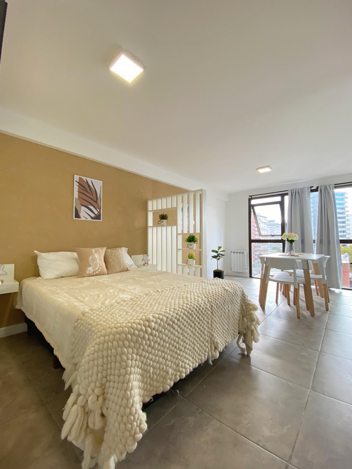 DEPARTAMENTO 1 AMB AL FRENTE, CON VENTANAL, EN EDIFICIO MODERNO - ZONA: CENTRO