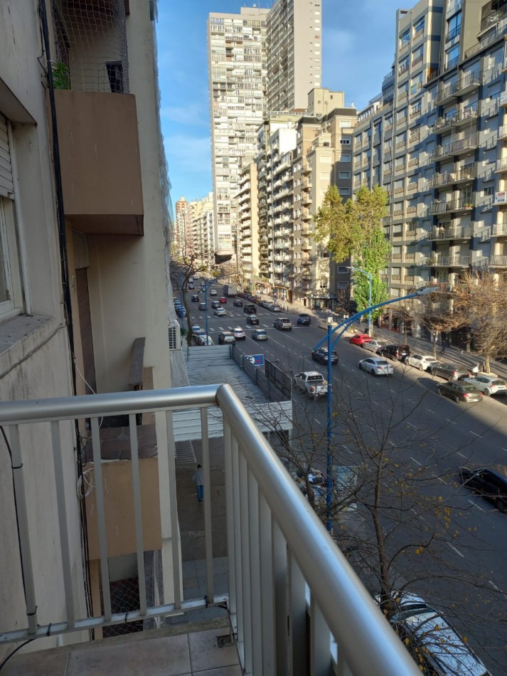 DEPARTAMENTO 3 AMB. CON DPCIA, TODO EXTERNO, APTO CREDITO - ZONA: PLAZA COLON