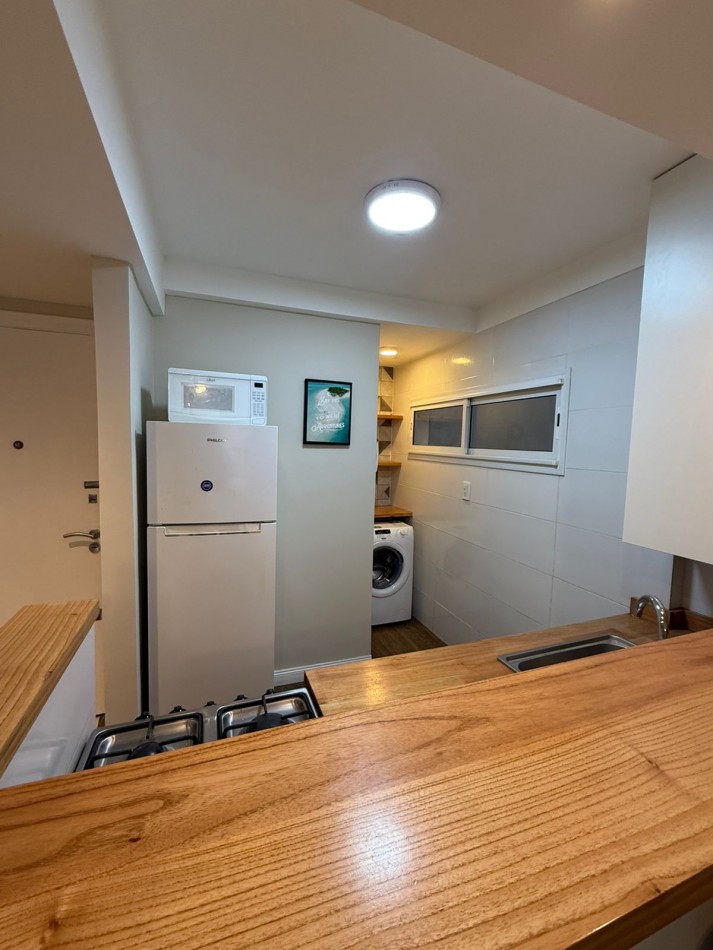DEPARTAMENTO 2 AMB AL FRENTE, TODO EXTERNO, CON BALCON - ZONA: CENTRO