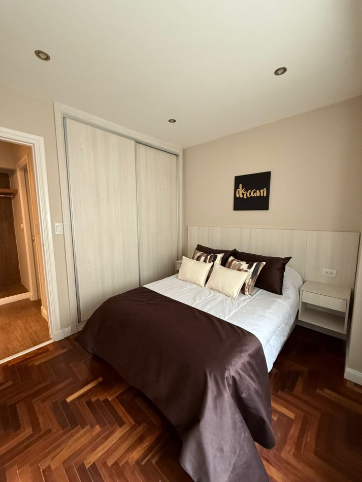 DEPARTAMENTO 2 AMB AL FRENTE, TODO EXTERNO, CON BALCON - ZONA: CENTRO