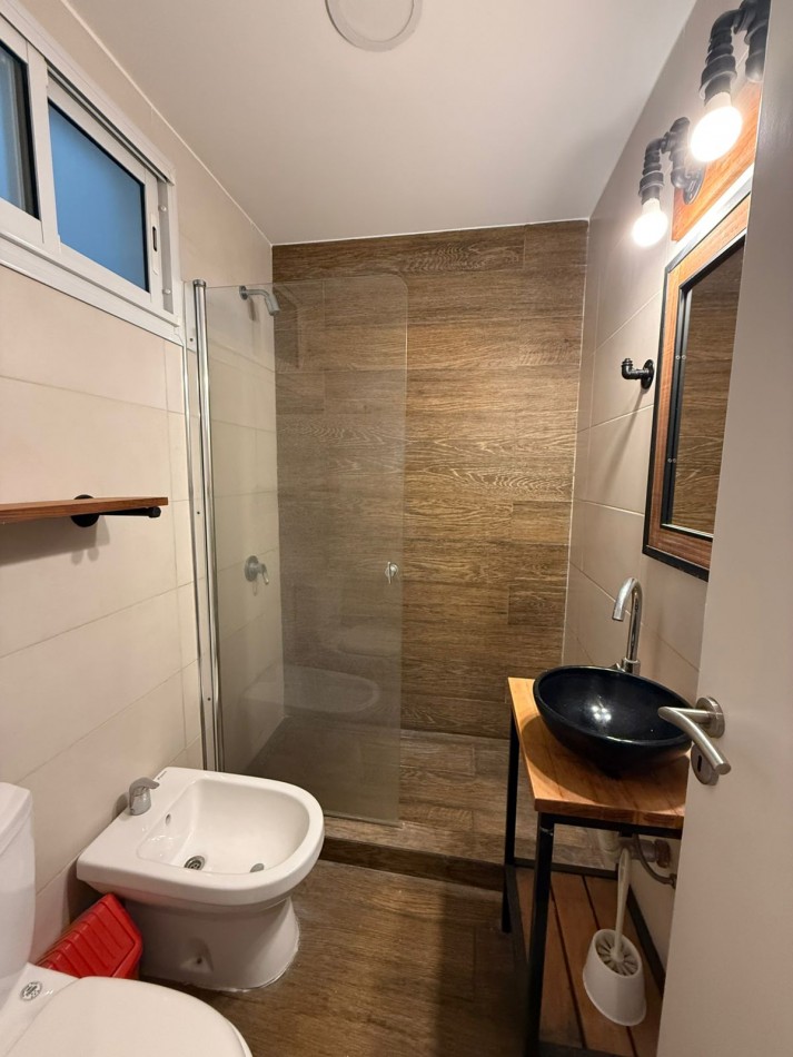 DEPARTAMENTO 2 AMB AL FRENTE, TODO EXTERNO, CON BALCON - ZONA: CENTRO