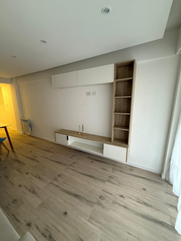 DEPARTAMENTO 3 AMB AL FRENTE, CON BALCON Y ESPACIO DE COCHERA - ZONA: CENTRO