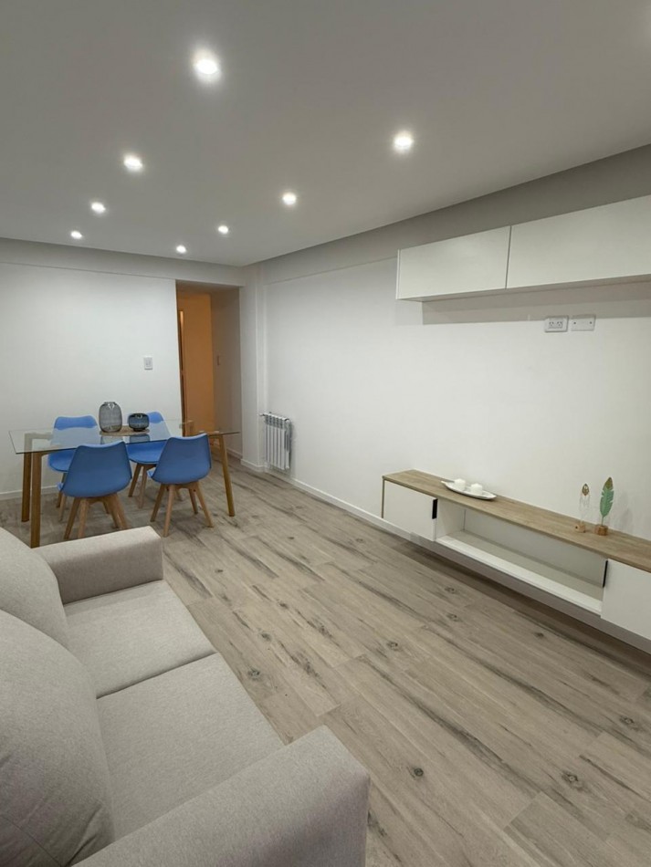 DEPARTAMENTO 3 AMB AL FRENTE, CON BALCON Y ESPACIO DE COCHERA - ZONA: CENTRO