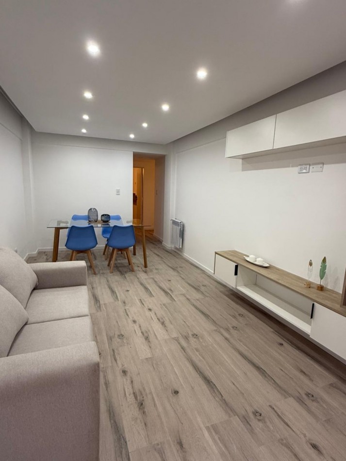 DEPARTAMENTO 3 AMB AL FRENTE, CON BALCON Y ESPACIO DE COCHERA - ZONA: CENTRO