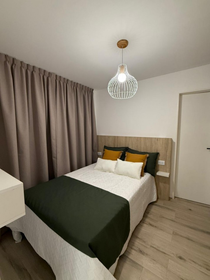 DEPARTAMENTO 3 AMB AL FRENTE, CON BALCON Y ESPACIO DE COCHERA - ZONA: CENTRO