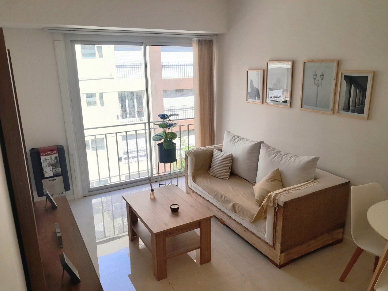 DEPARTAMENTO 3 AMB AL FRENTE, CON BALCON FRANCES - ZONA: CENTRO