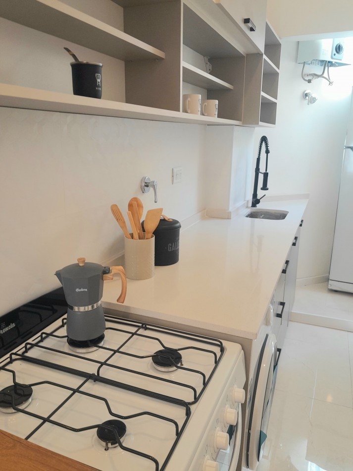 DEPARTAMENTO 3 AMB AL FRENTE, CON BALCON FRANCES - ZONA: CENTRO