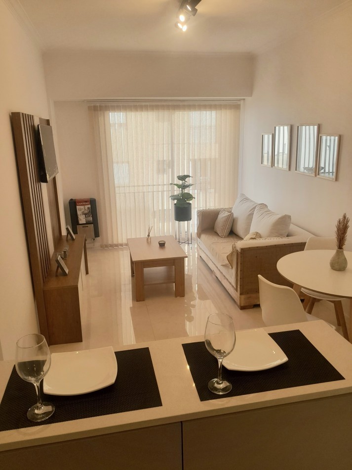 DEPARTAMENTO 3 AMB AL FRENTE, CON BALCON FRANCES - ZONA: CENTRO