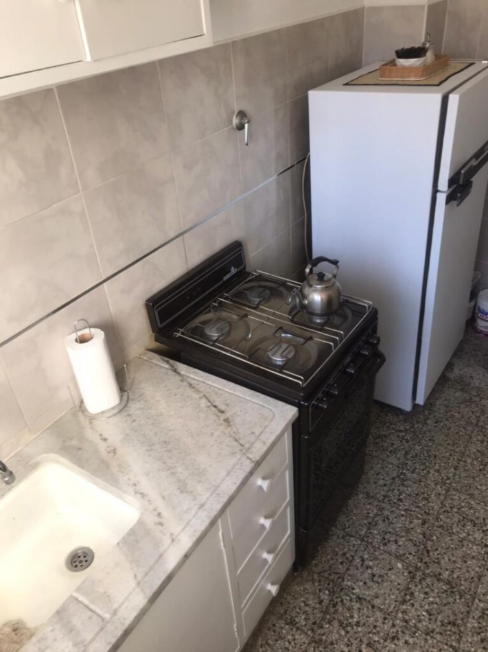 DEPARTAMENTO 2 AMB. AL CONTRAFRENTE - LUMINOSO - ZONA: AV. COLON Y BS AS.
