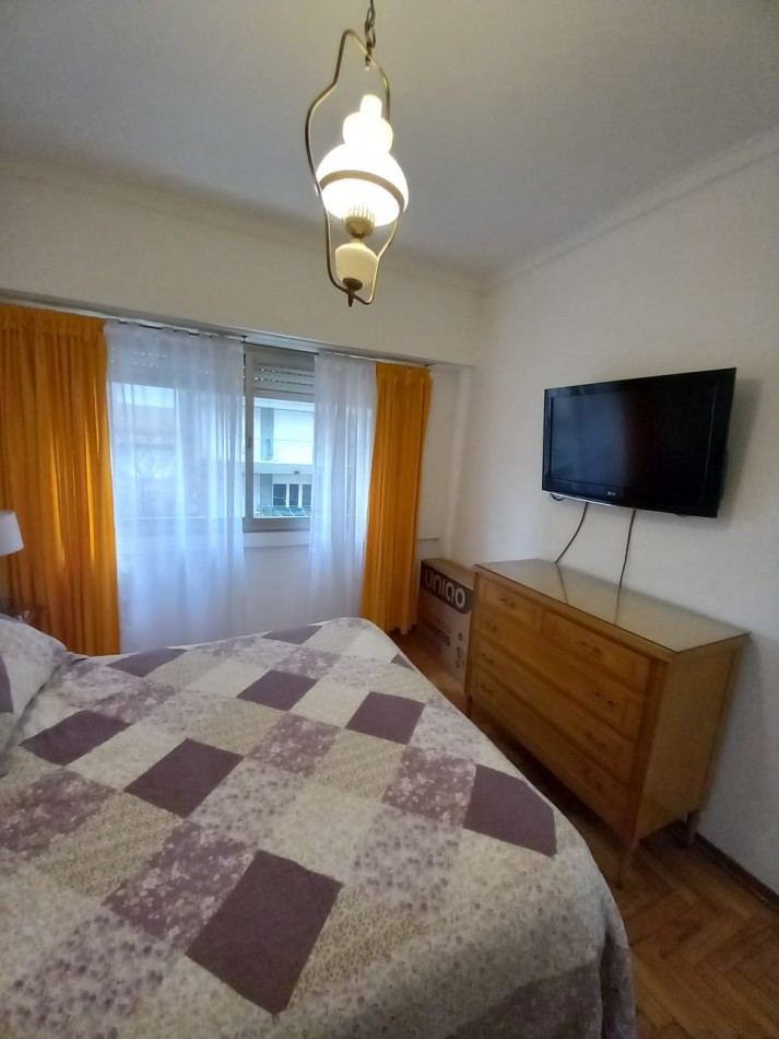 DEPARTAMENTO 2 AMB AL FRENTE, CON BALCON A LA CALLE - ZONA: CENTRO
