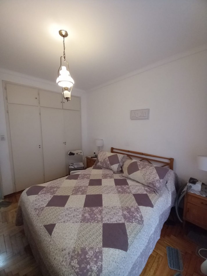 DEPARTAMENTO 2 AMB AL FRENTE, CON BALCON A LA CALLE - ZONA: CENTRO