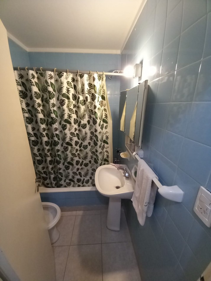 DEPARTAMENTO 2 AMB AL FRENTE, CON BALCON A LA CALLE - ZONA: CENTRO