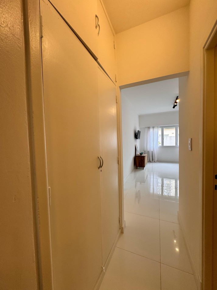 DEPARTAMENTO 2 AMB AL FRENTE, COMPLETAMENTE RECICLADO - ZONA: CENTRO
