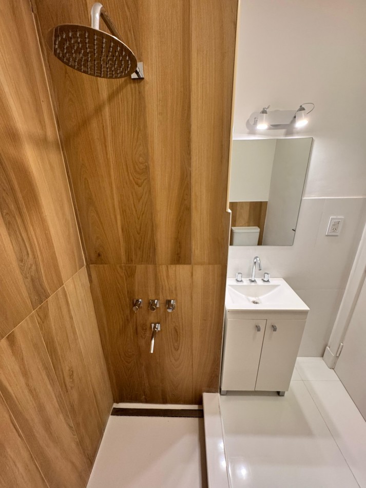 DEPARTAMENTO 2 AMB AL FRENTE, COMPLETAMENTE RECICLADO - ZONA: CENTRO