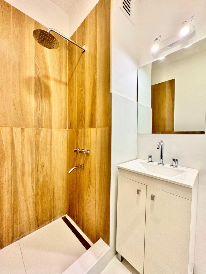 DEPARTAMENTO 2 AMB AL FRENTE, COMPLETAMENTE RECICLADO - ZONA: CENTRO
