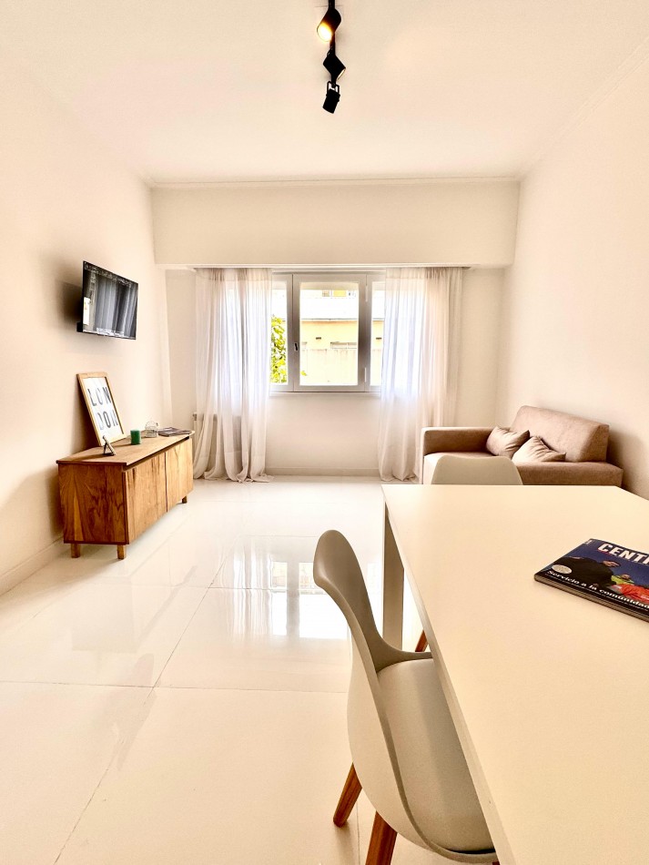 DEPARTAMENTO 2 AMB AL FRENTE, COMPLETAMENTE RECICLADO - ZONA: CENTRO