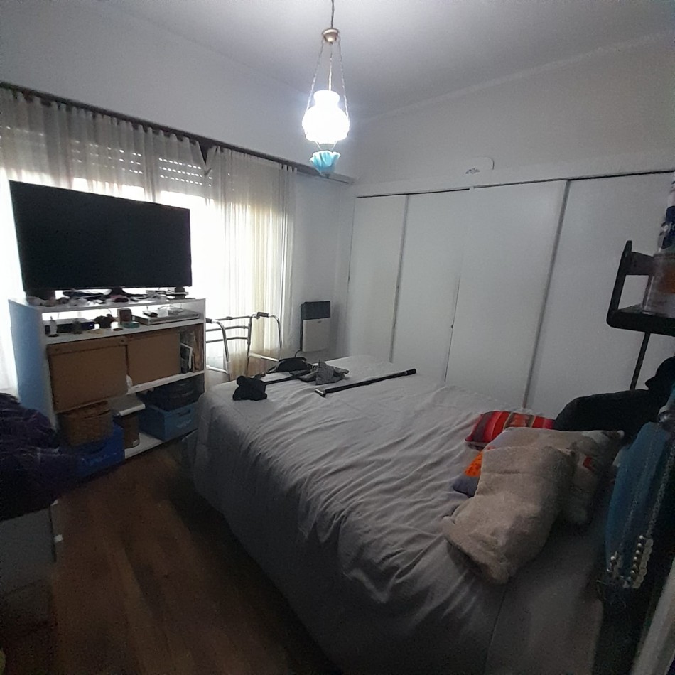 CHALET 5 AMB. EN PH, CON PATIO Y GARAGE - ZONA: PARQUE LURO