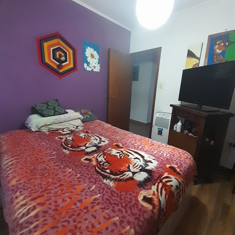 CHALET 5 AMB. EN PH, CON PATIO Y GARAGE - ZONA: PARQUE LURO