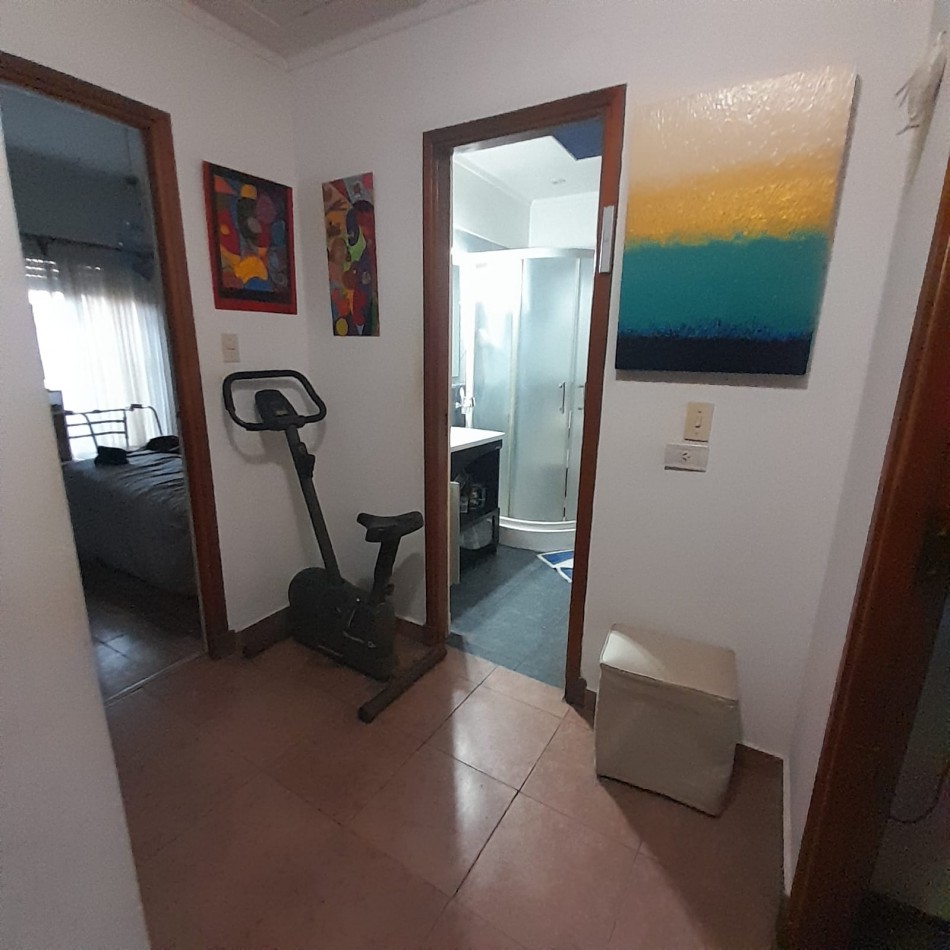 CHALET 5 AMB. EN PH, CON PATIO Y GARAGE - ZONA: PARQUE LURO