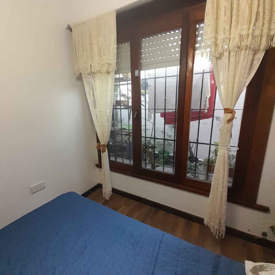 CHALET 5 AMB. EN PH, CON PATIO Y GARAGE - ZONA: PARQUE LURO
