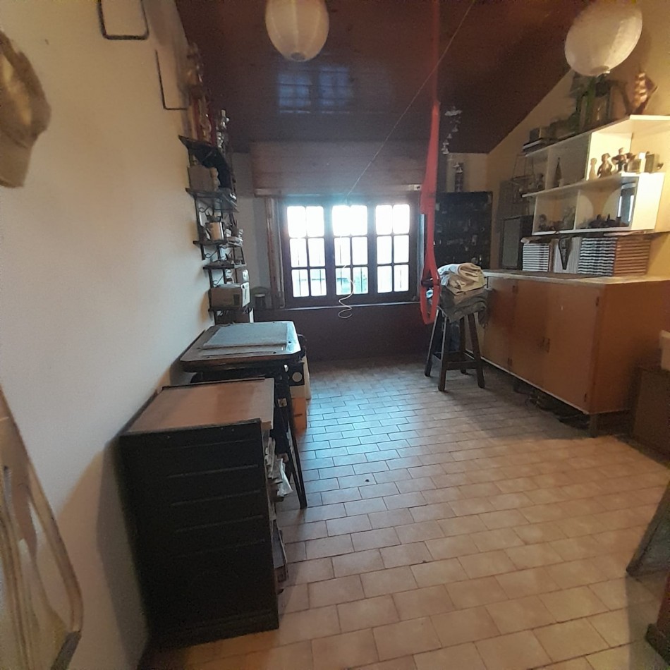 CHALET 5 AMB. EN PH, CON PATIO Y GARAGE - ZONA: PARQUE LURO