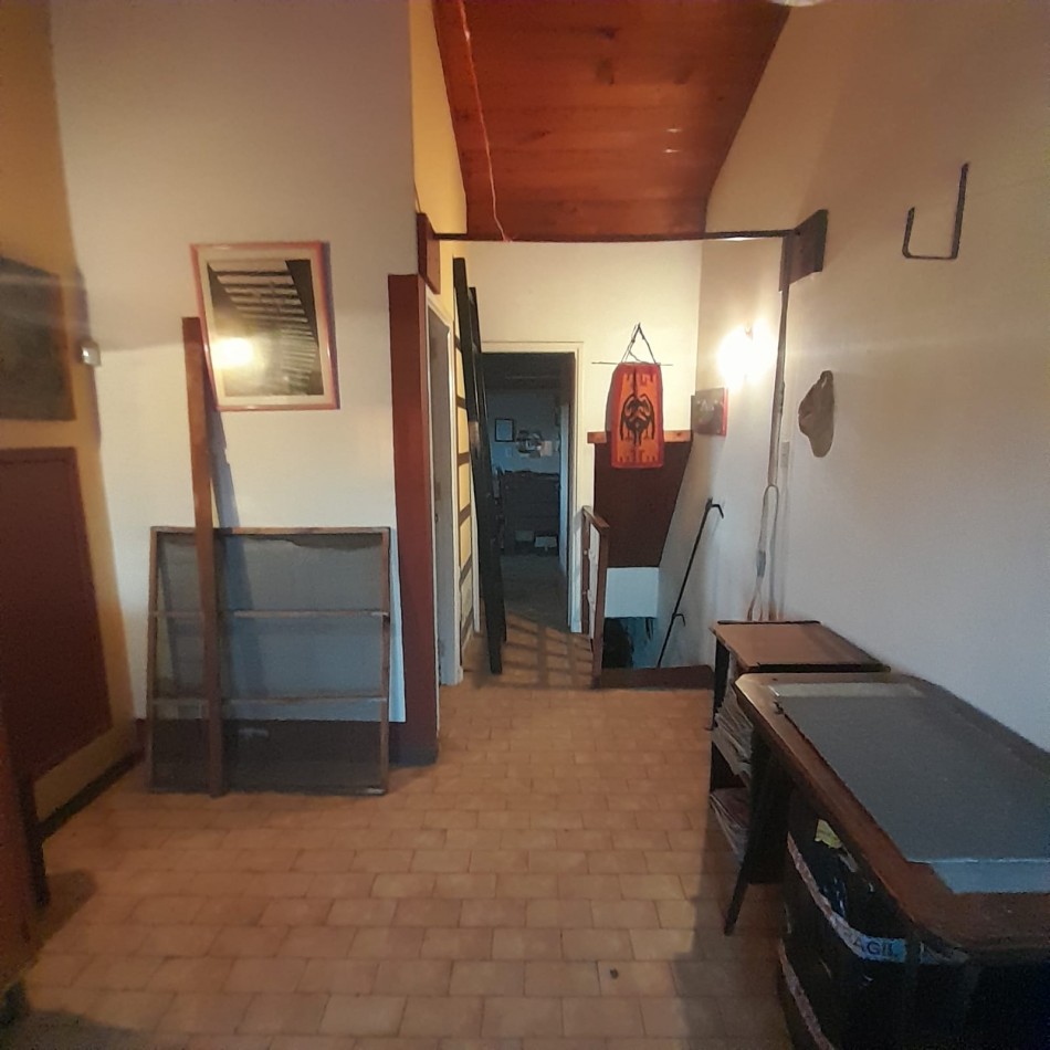 CHALET 5 AMB. EN PH, CON PATIO Y GARAGE - ZONA: PARQUE LURO