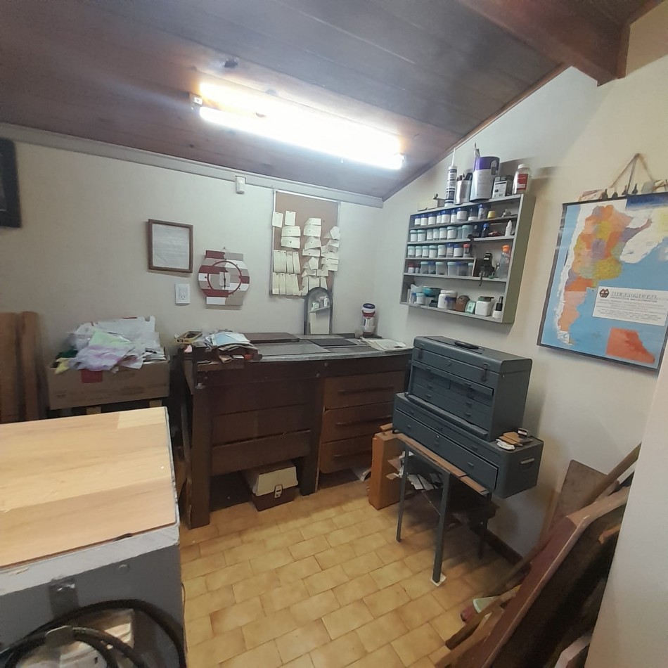 CHALET 5 AMB. EN PH, CON PATIO Y GARAGE - ZONA: PARQUE LURO