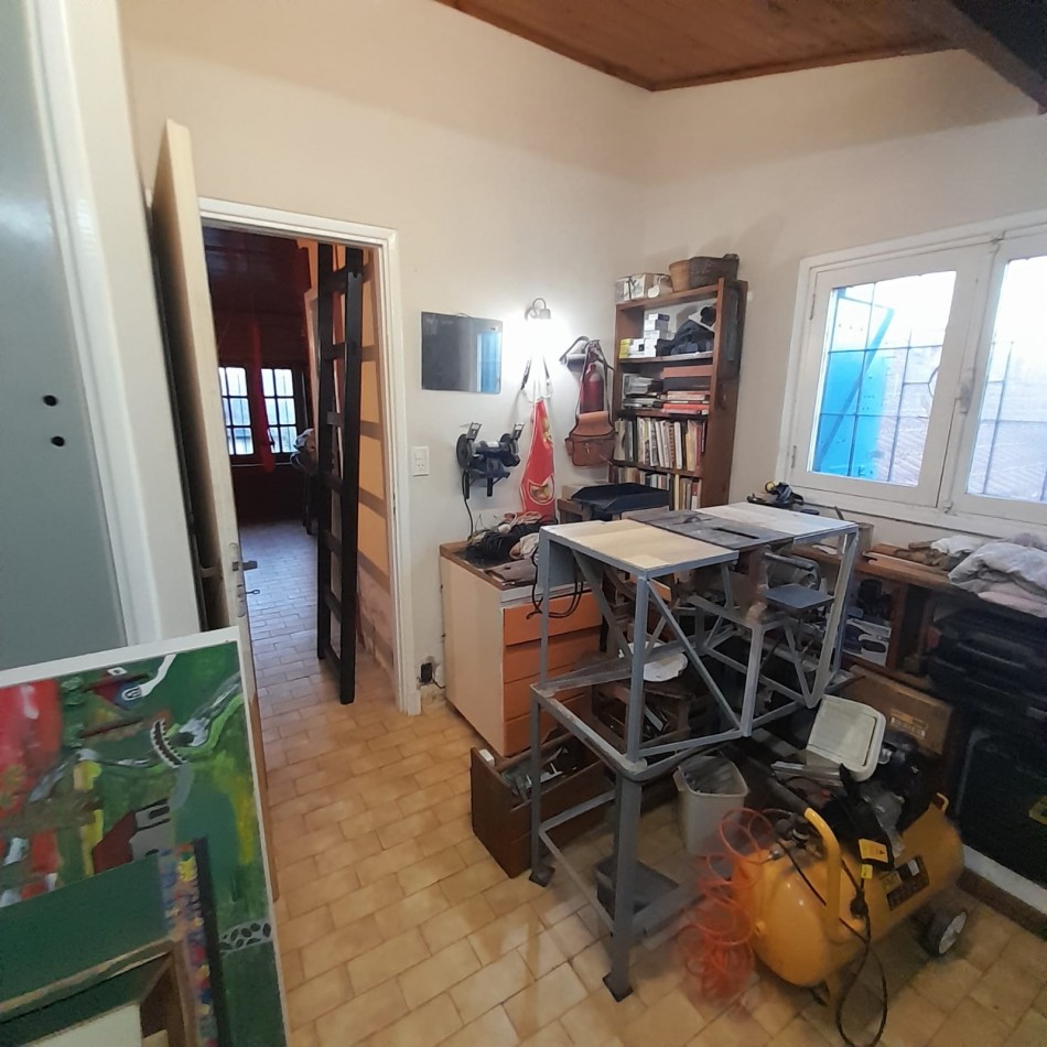 CHALET 5 AMB. EN PH, CON PATIO Y GARAGE - ZONA: PARQUE LURO