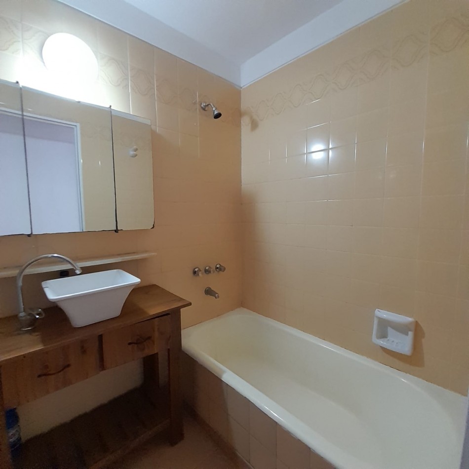 DEPARTAMENTO 2 AMB AL FRENTE, CON BALCON A LA CALLE - ZONA: BALVANERA - CABA