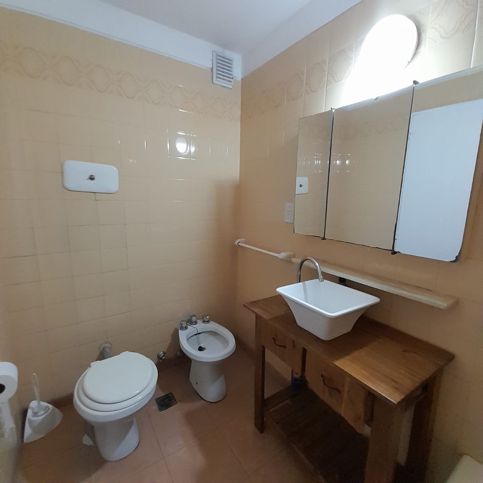 DEPARTAMENTO 2 AMB AL FRENTE, CON BALCON A LA CALLE - ZONA: BALVANERA - CABA