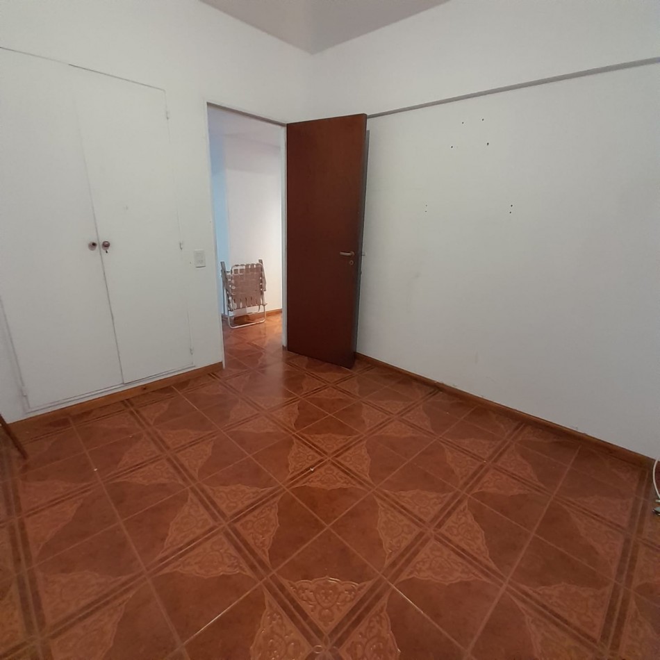 DEPARTAMENTO 2 AMB AL FRENTE, CON BALCON A LA CALLE - ZONA: BALVANERA - CABA