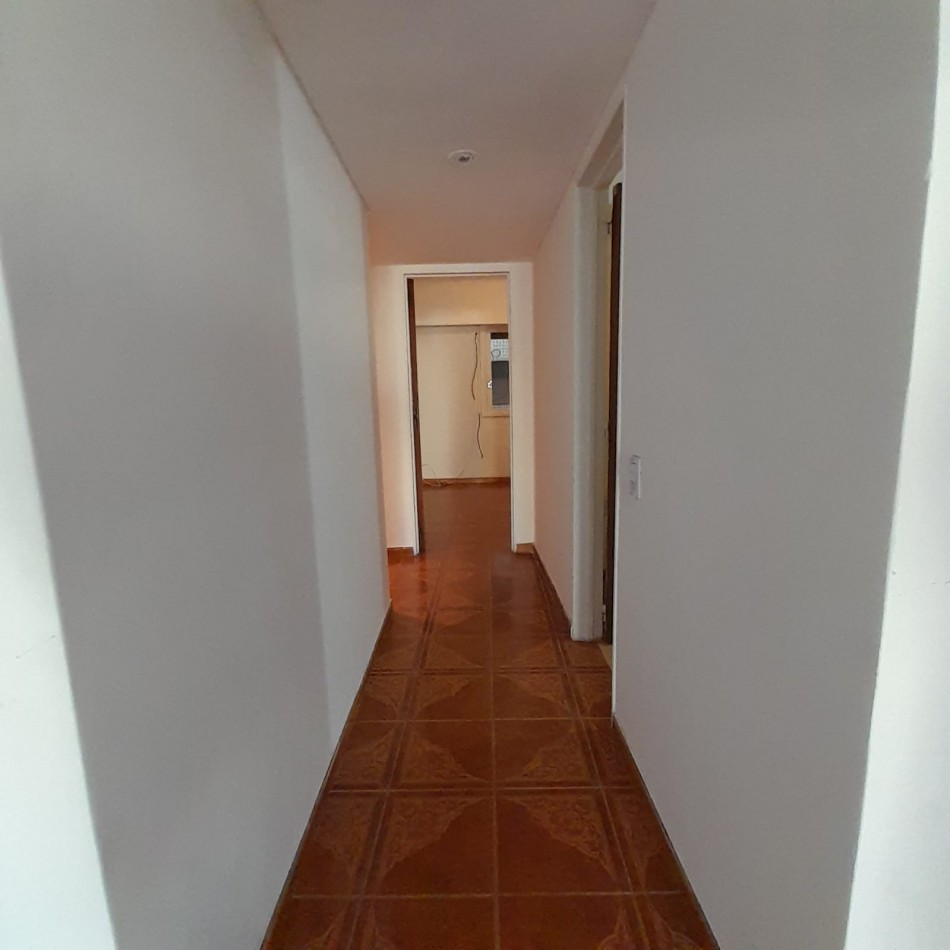 DEPARTAMENTO 2 AMB AL FRENTE, CON BALCON A LA CALLE - ZONA: BALVANERA - CABA
