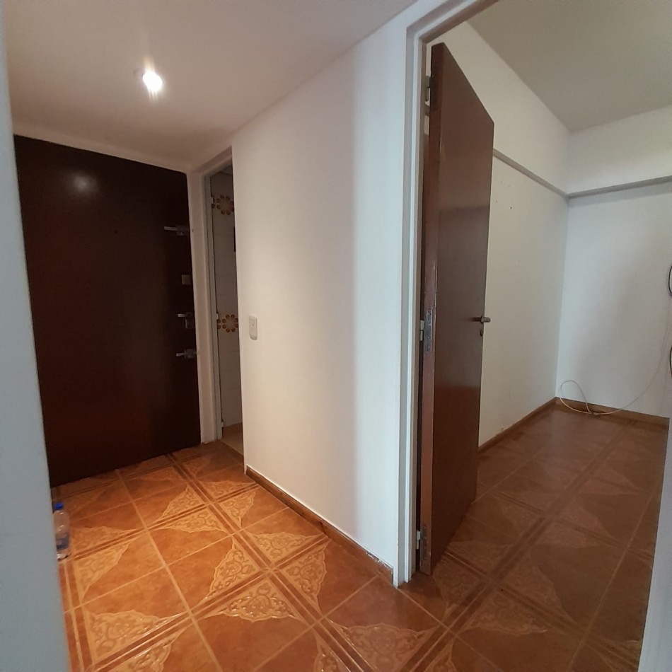DEPARTAMENTO 2 AMB AL FRENTE, CON BALCON A LA CALLE - ZONA: BALVANERA - CABA