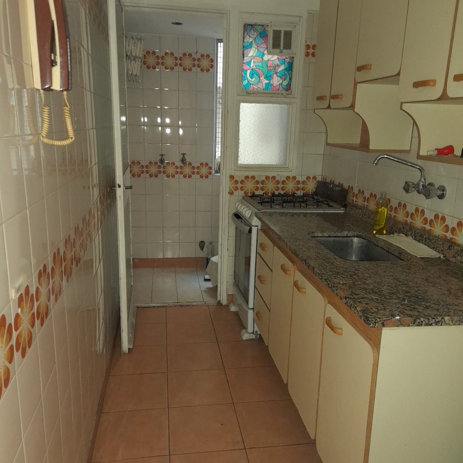 DEPARTAMENTO 2 AMB AL FRENTE, CON BALCON A LA CALLE - ZONA: BALVANERA - CABA