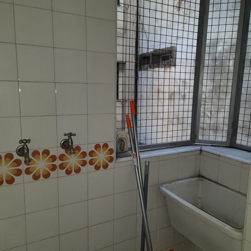 DEPARTAMENTO 2 AMB AL FRENTE, CON BALCON A LA CALLE - ZONA: BALVANERA - CABA